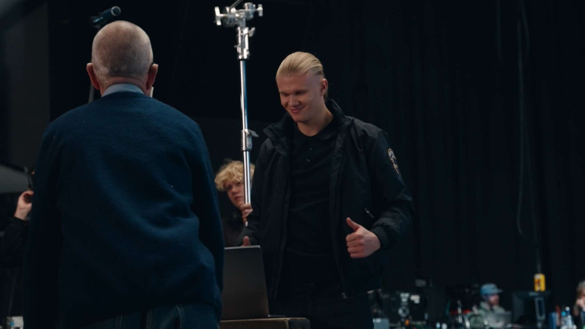 伺机而动 伺机而动